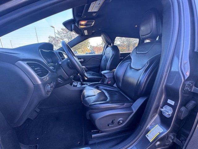 Used 2019 Jeep Cherokee High Altitude AWD/4WD image 10