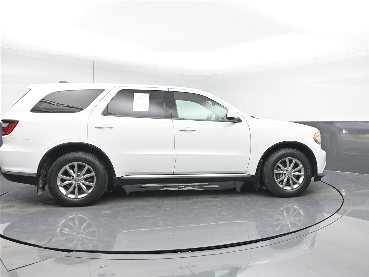 Used 2017 Dodge Durango SXT w/ 3rd Row Seating Group image 4