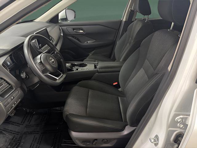 Used 2024 Nissan Rogue SV FWD image 11