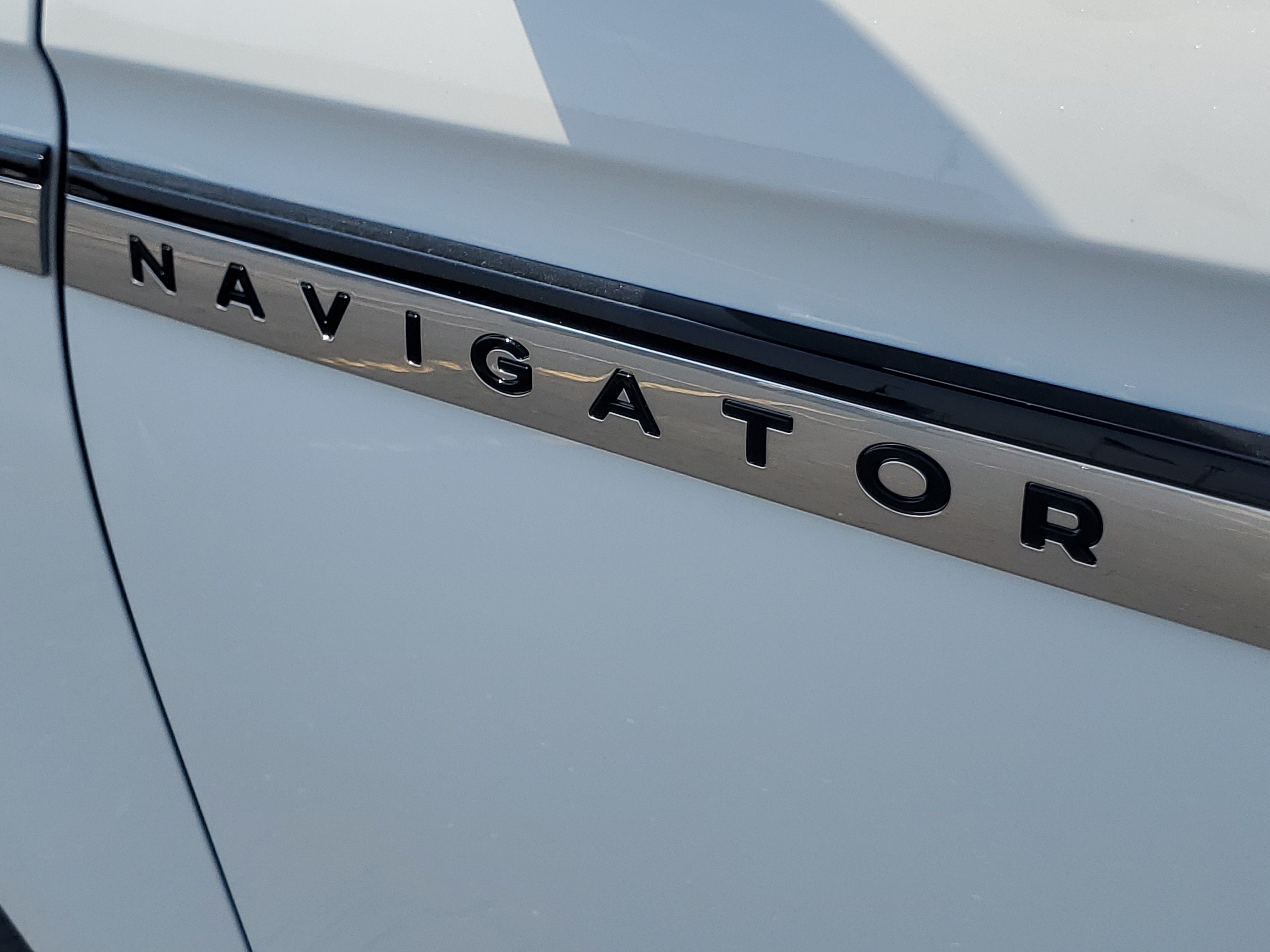 New 2026 Lincoln Navigator Reserve AWD/4WD image 7