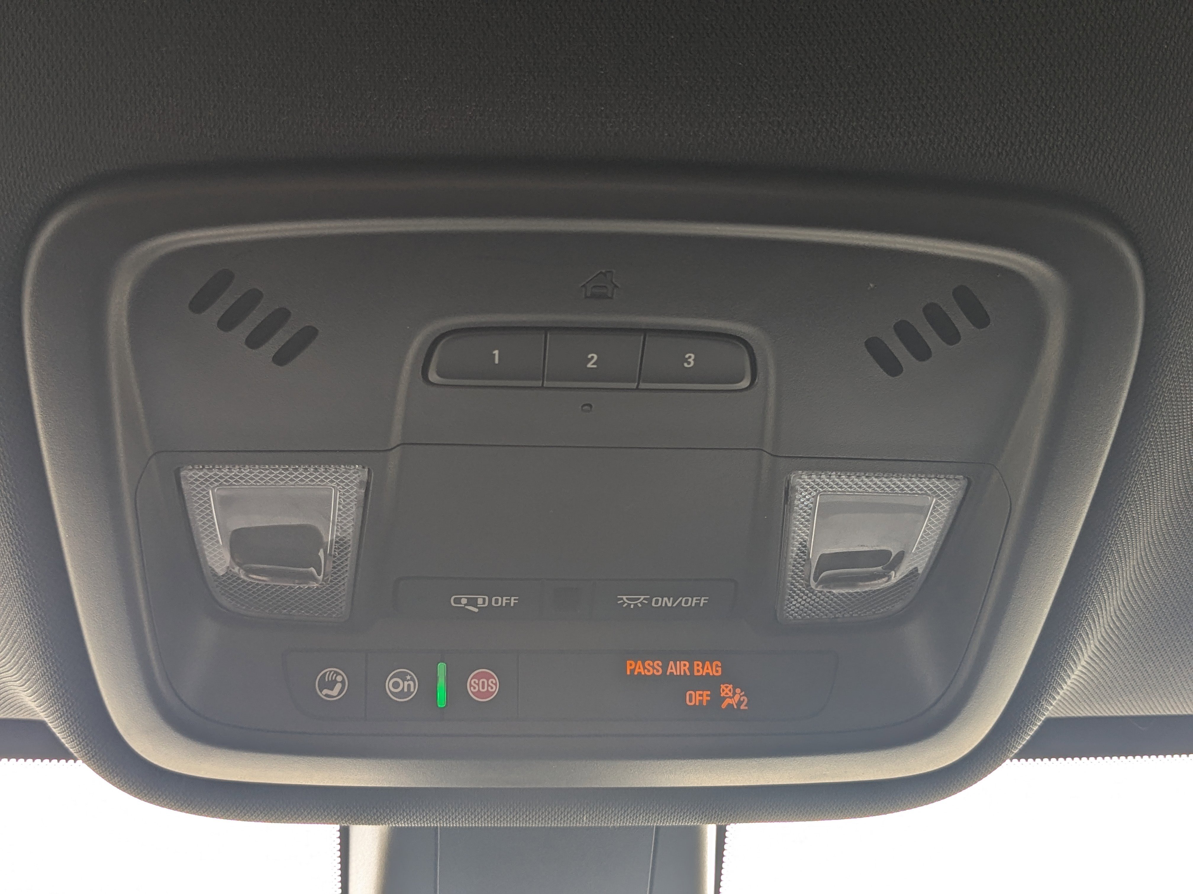 Used 2023 Chevrolet Traverse Premier image 39