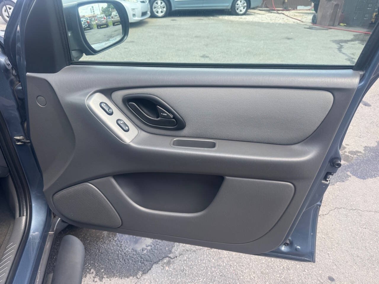 Used 2005 Ford Escape XLT FWD image 19