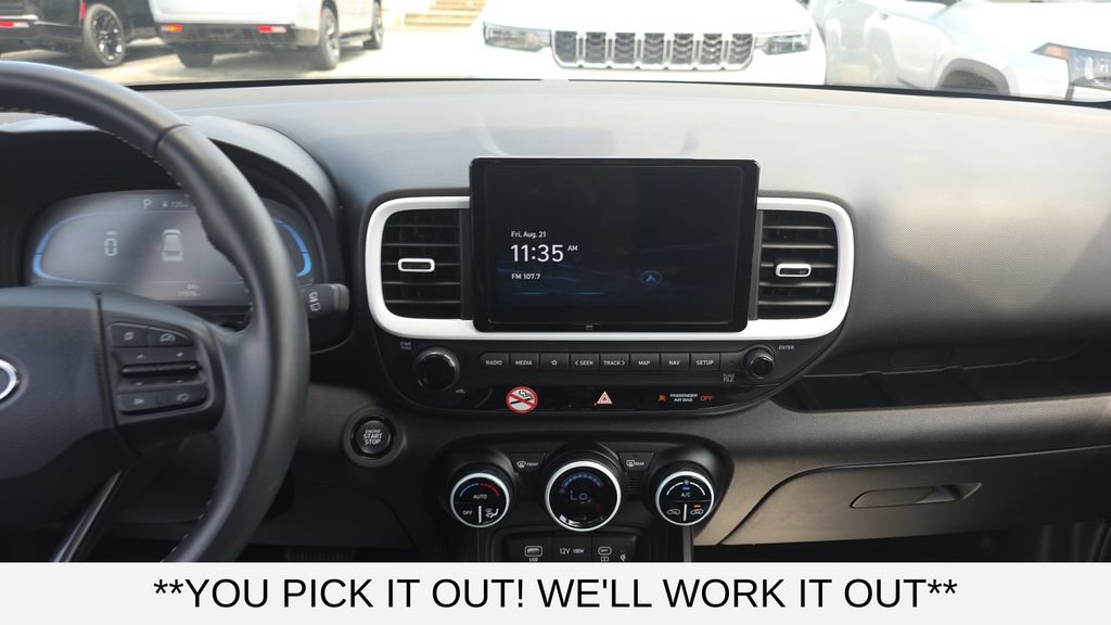 Used 2025 Hyundai Venue Limited FWD image 26