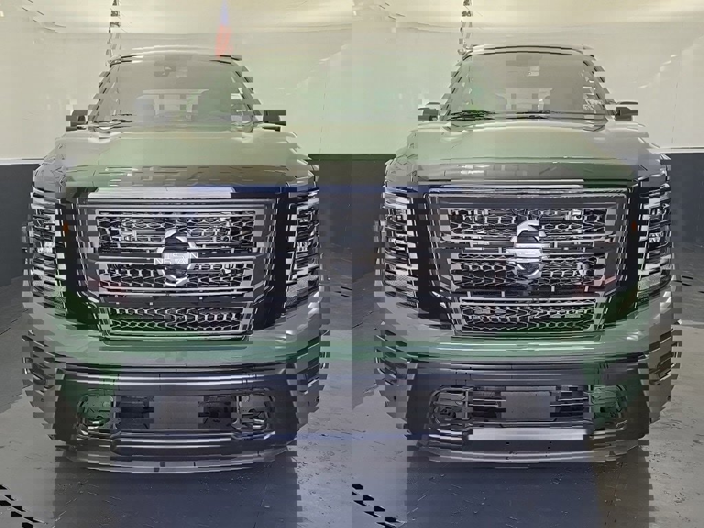 Used 2024 Nissan Titan SV w/ SV Bronze Edition Package image 2