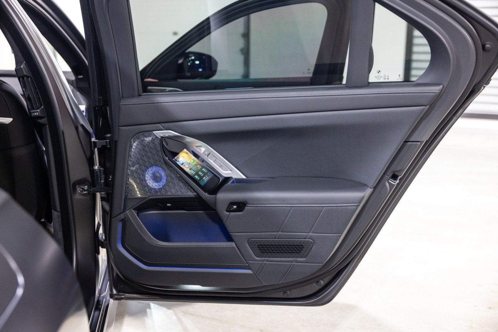 Used 2026 BMW 760i xDrive AWD/4WD image 27