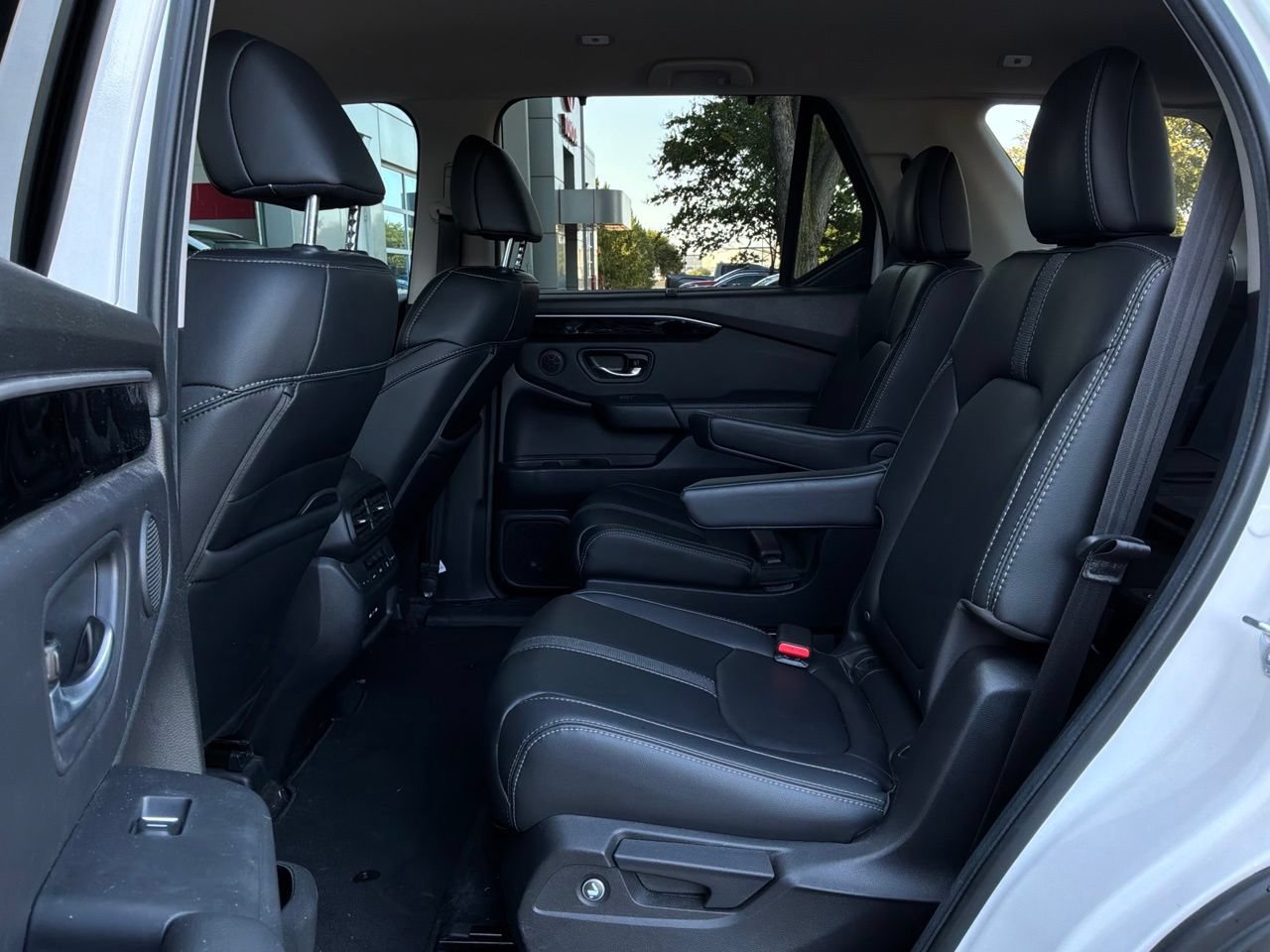 Used 2024 Honda Pilot EX-L image 11