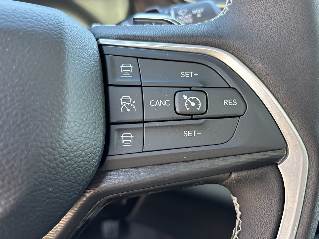 New 2026 Jeep Grand Cherokee Laredo X RWD image 11