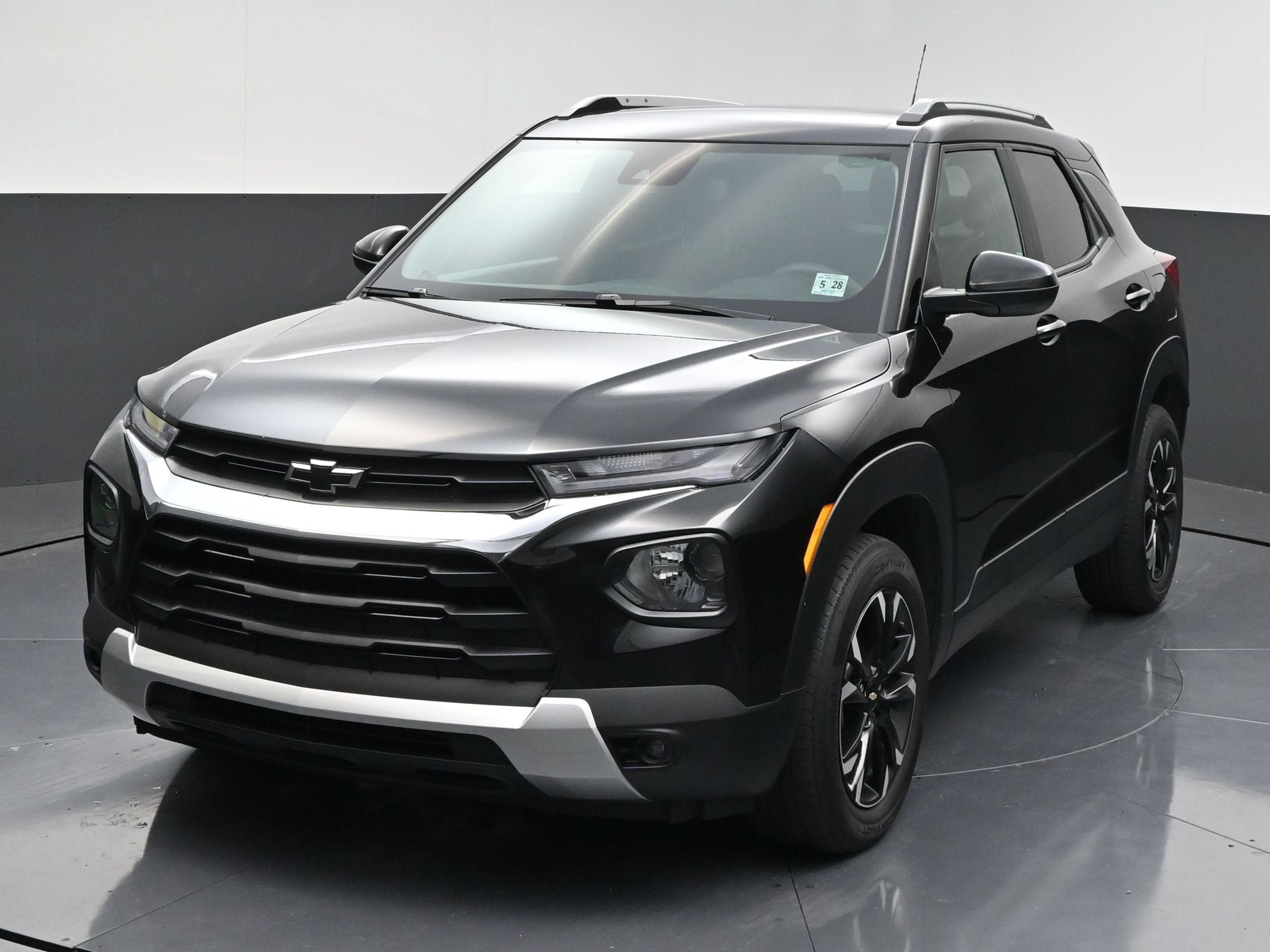 Used 2023 Chevrolet TrailBlazer LT w/ Convenience Package AWD/4WD image 3