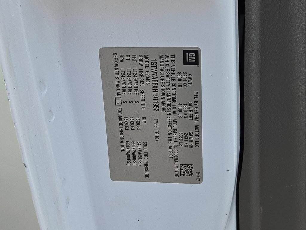 Used 2017 GMC Savana 2500 RWD image 28