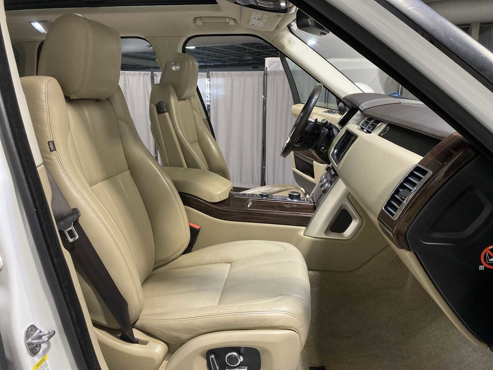 Used 2016 Land Rover Range Rover Supercharged AWD/4WD image 14