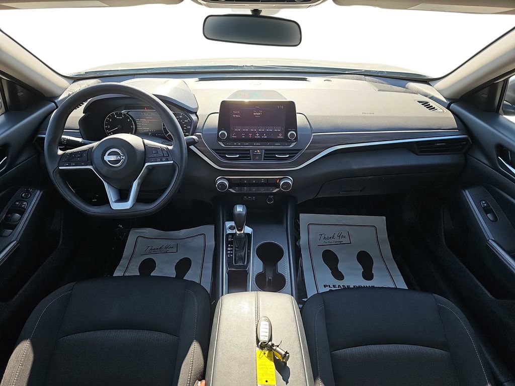 Used 2025 Nissan Altima 2.5 SV image 12