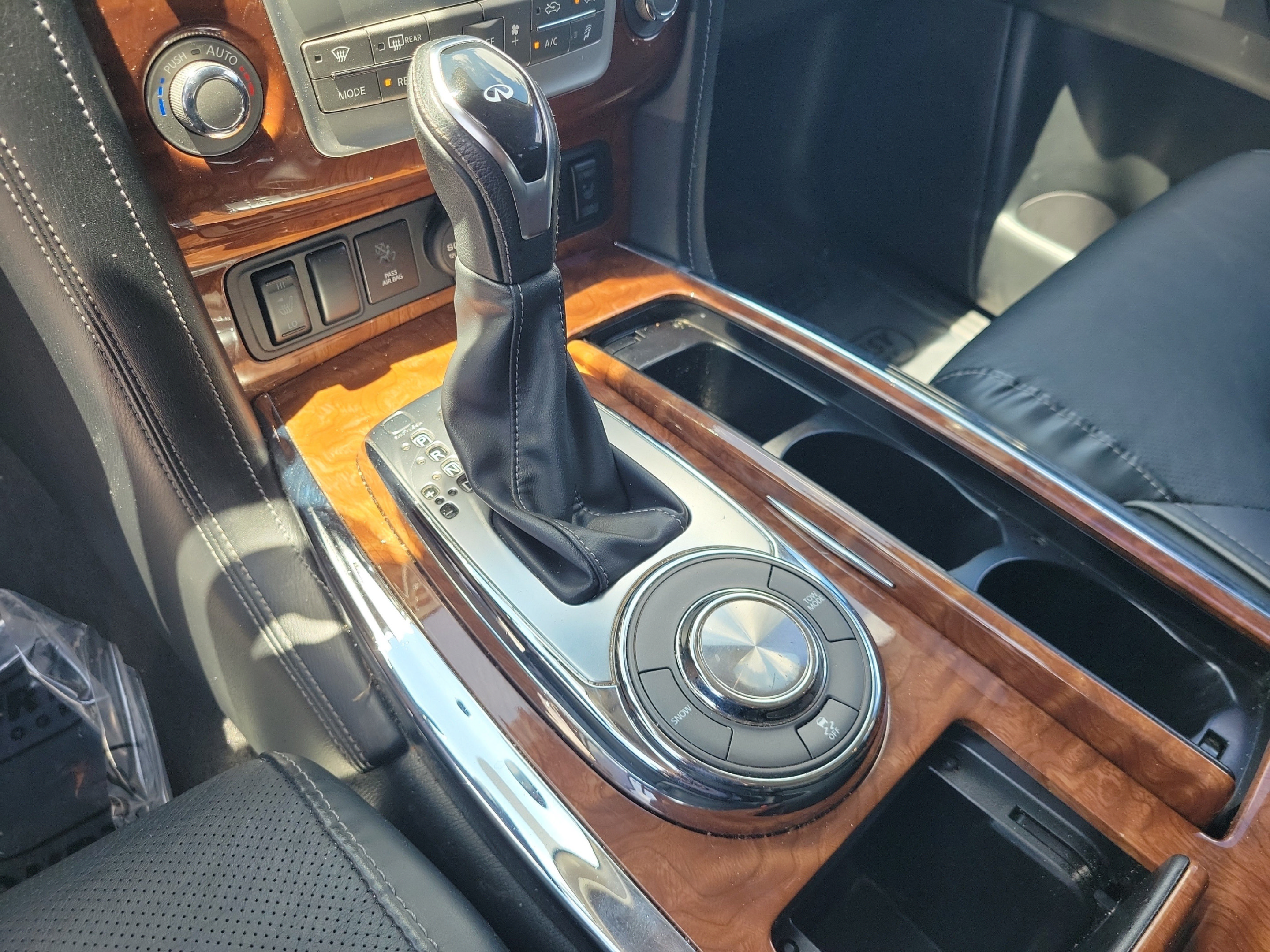 Used 2019 INFINITI QX80 Luxe RWD image 17