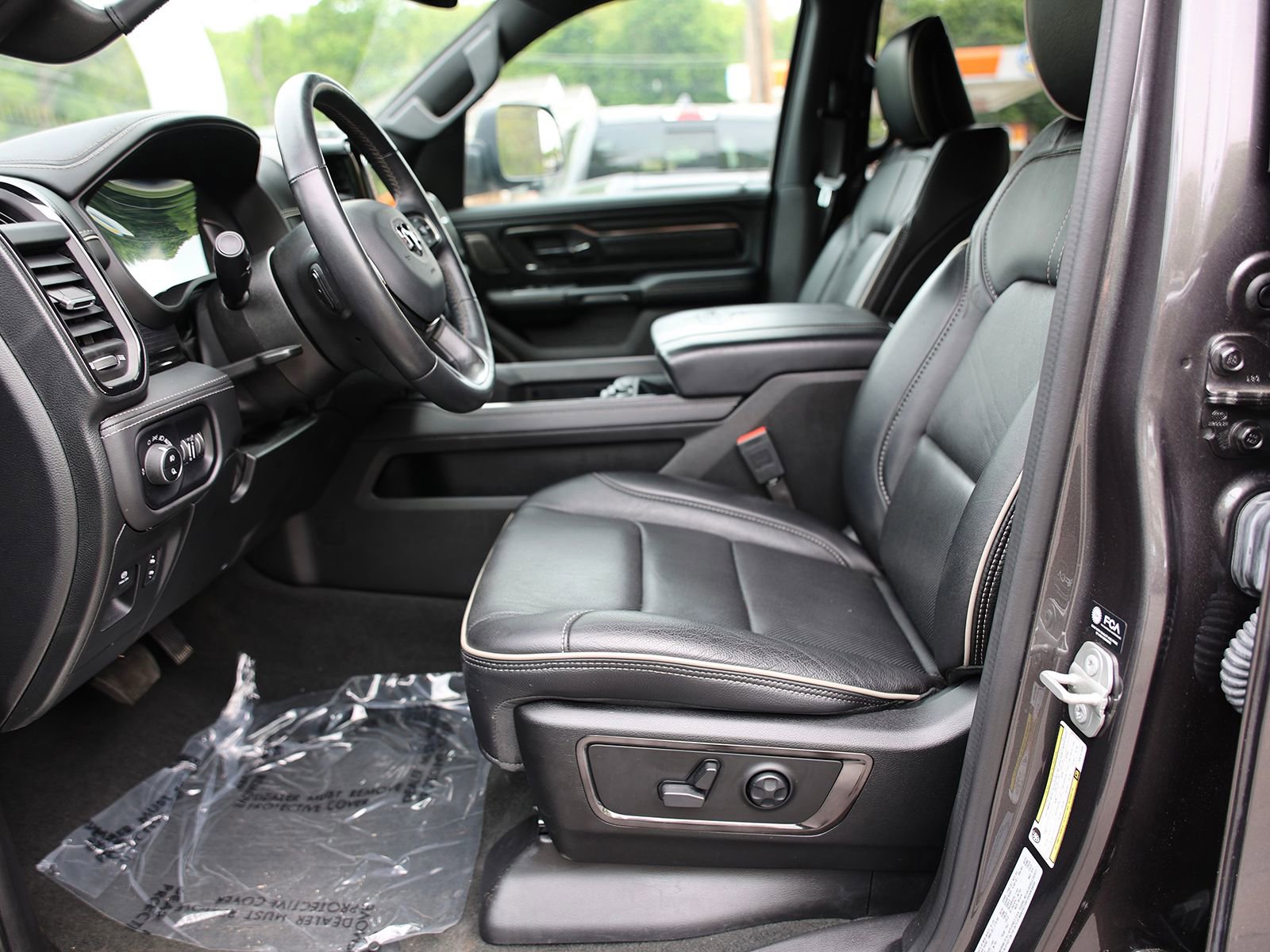 Used 2024 RAM 1500 Limited w/ Night Edition AWD/4WD image 18