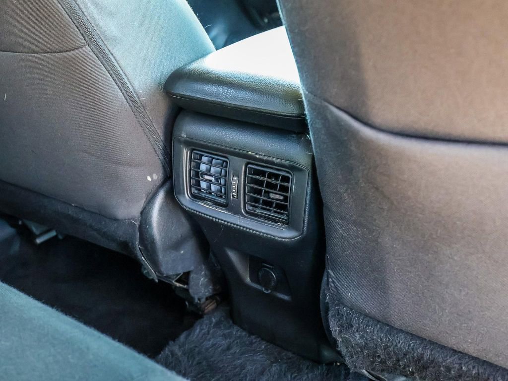 Used 2022 Toyota RAV4 LE image 23