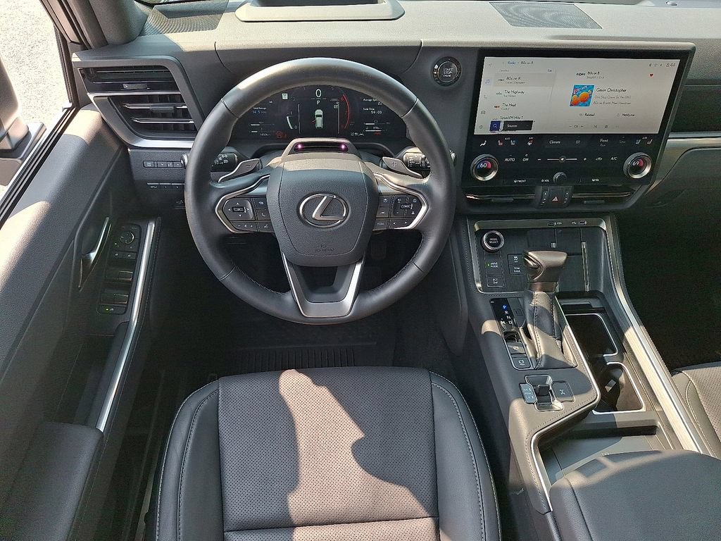 Used 2024 Lexus GX 550 w/ Accessory Package (Z1) AWD/4WD image 12