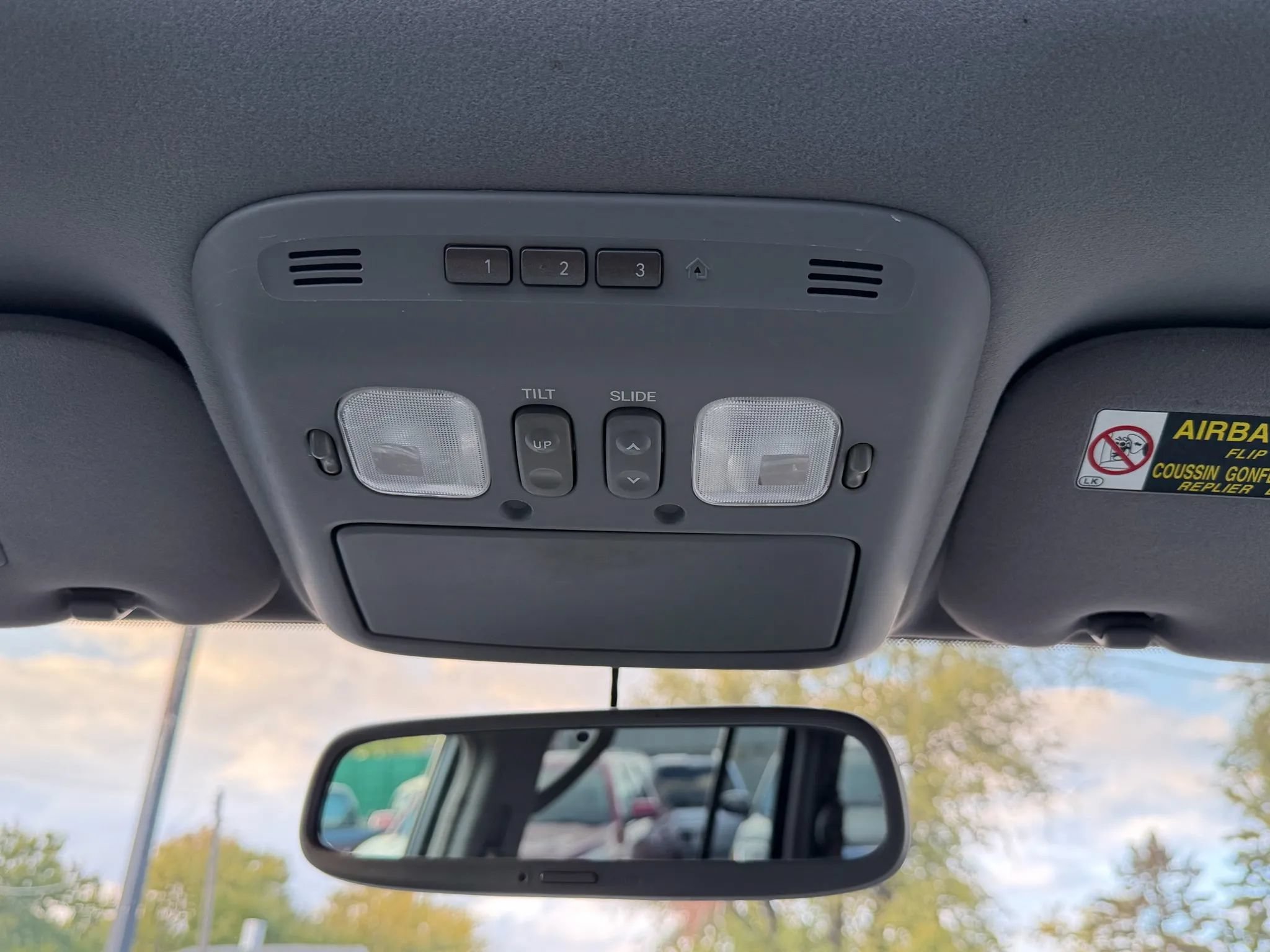 Used 2005 Toyota Land Cruiser AWD/4WD image 38