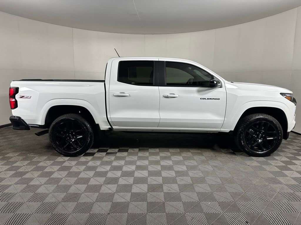 Used 2025 Chevrolet Colorado Z71 w/ Z71 Convenience Package 2 AWD/4WD image 6