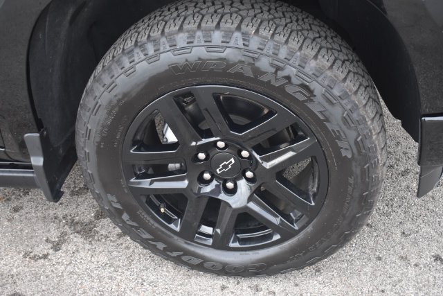 Certified 2025 Chevrolet Silverado 1500 High Country w/ Midnight Edition AWD/4WD image 11