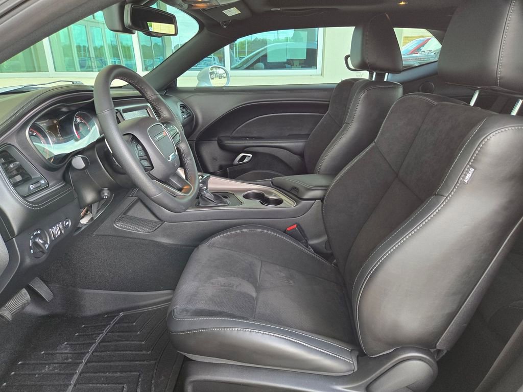 Used 2023 Dodge Challenger GT w/ Plus Package image 9