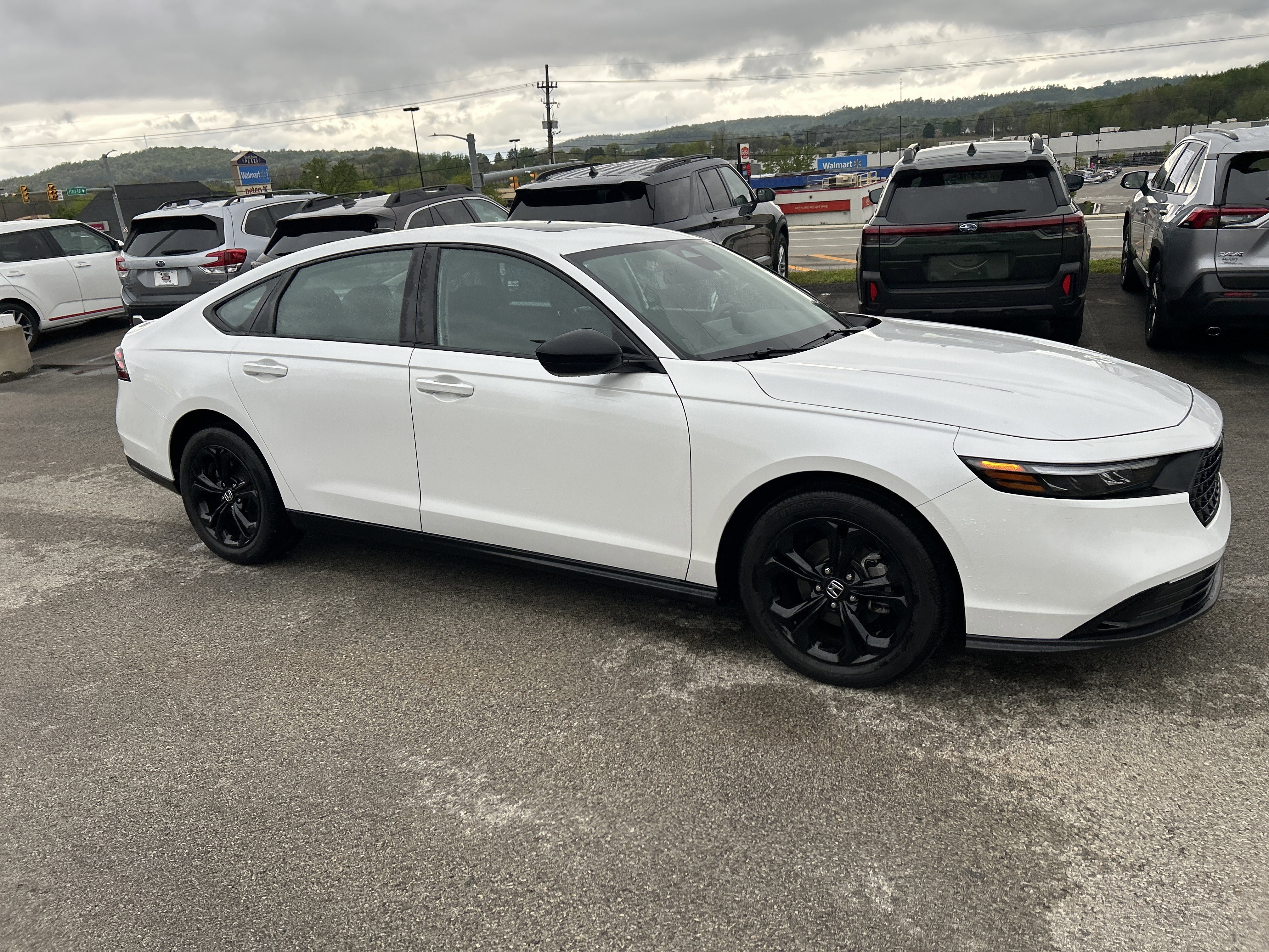Used 2025 Honda Accord SE image 4