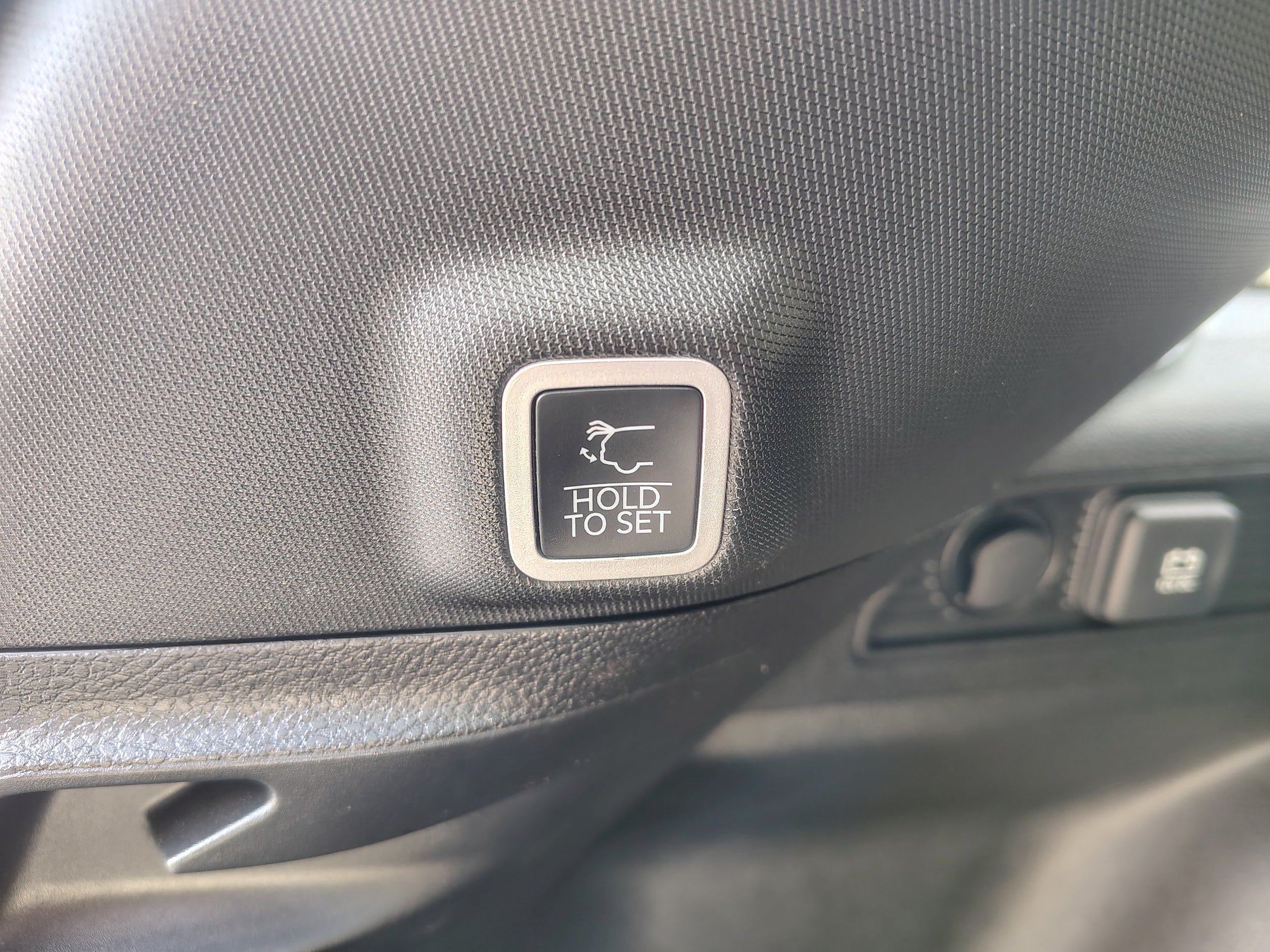 Certified 2024 Jeep Grand Cherokee Limited AWD/4WD image 14