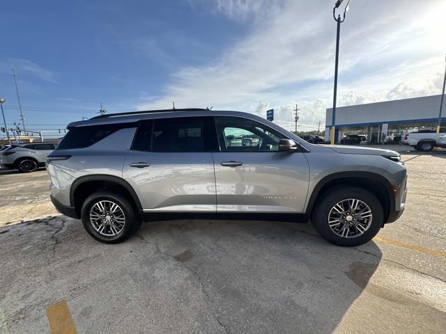 Used 2025 Chevrolet Traverse LT image 8