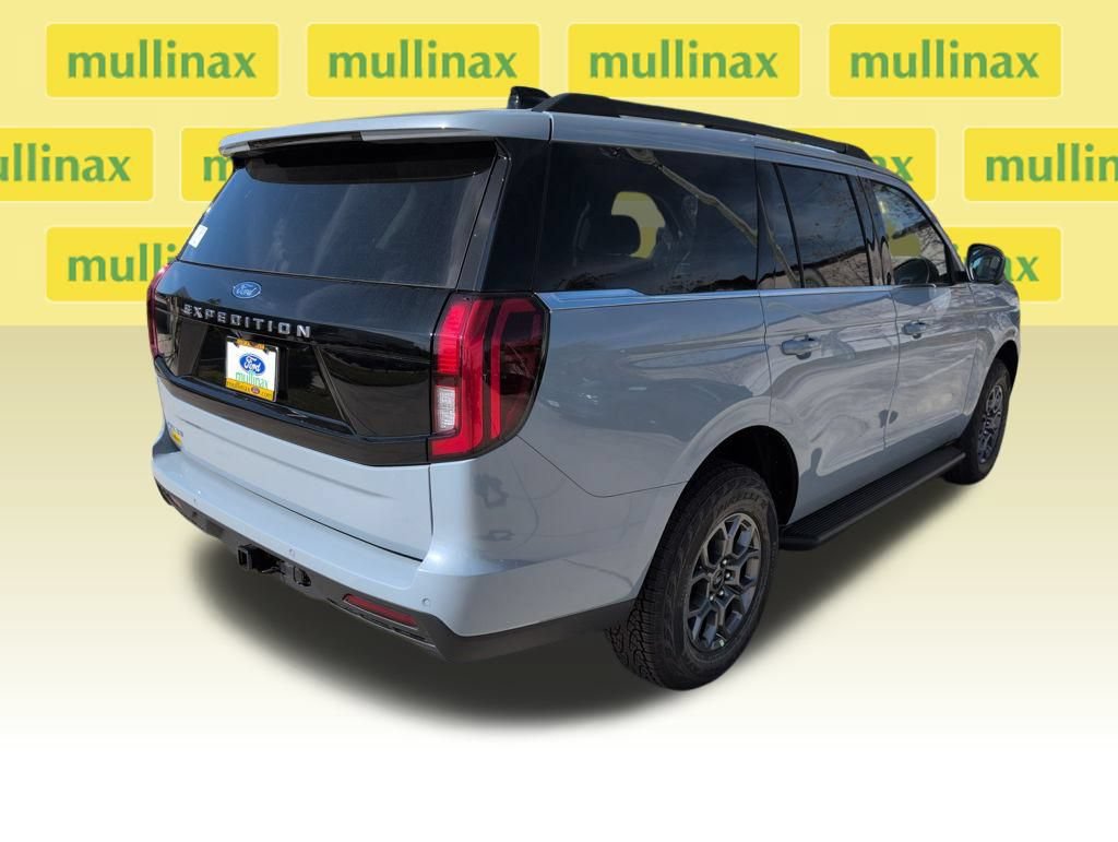 New 2026 Ford Expedition Active RWD image 3