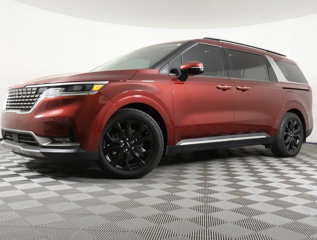 Certified 2024 Kia Carnival SX image 1