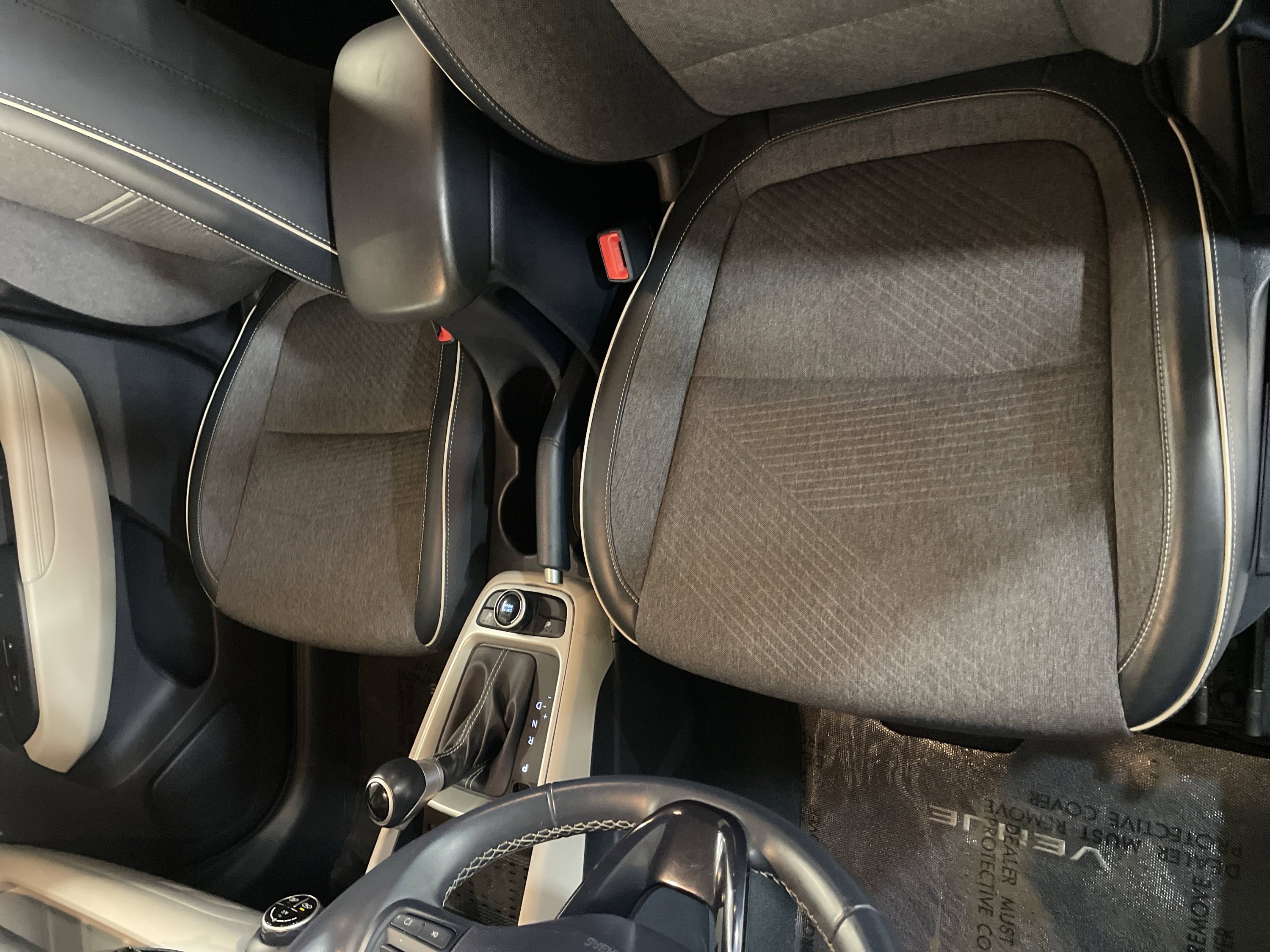 Used 2023 Hyundai Venue Limited image 15