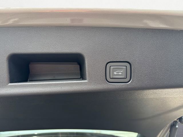 New 2026 Chevrolet Traverse Z71 w/ Driver Confidence Package AWD/4WD image 22