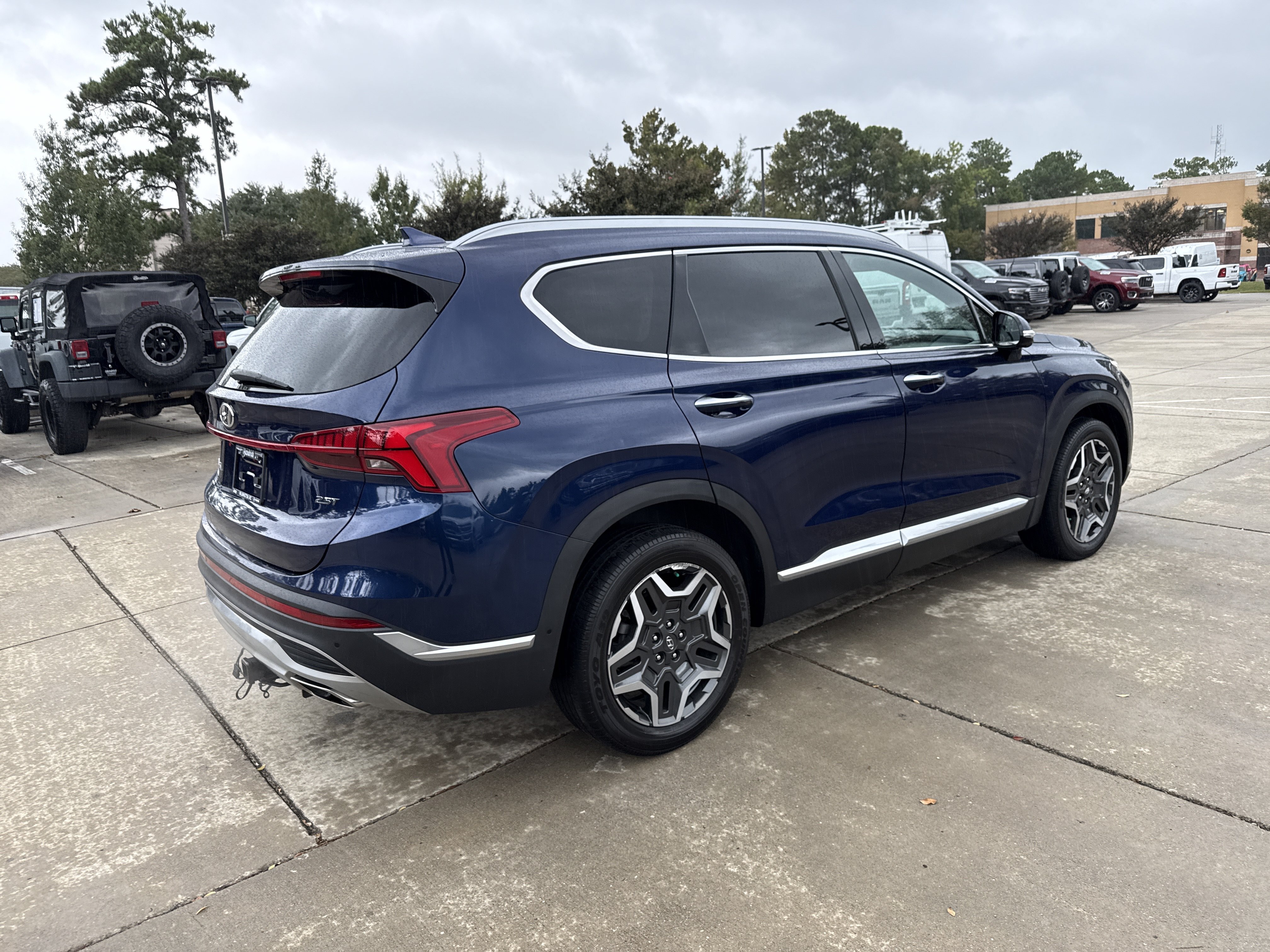 Used 2021 Hyundai Santa Fe Limited w/ Cargo Package FWD image 9