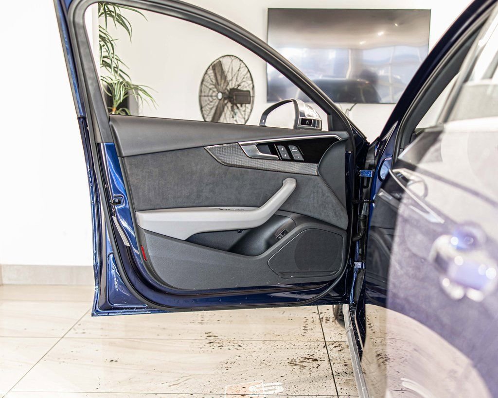 Used 2023 Audi S4 Premium w/ Convenience Package image 30