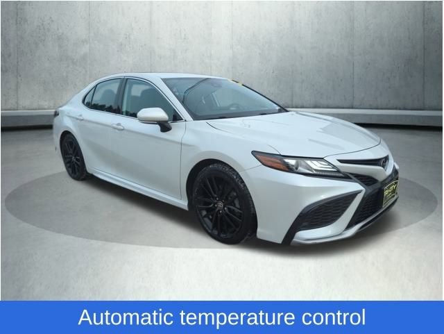 Used 2022 Toyota Camry XSE image 7