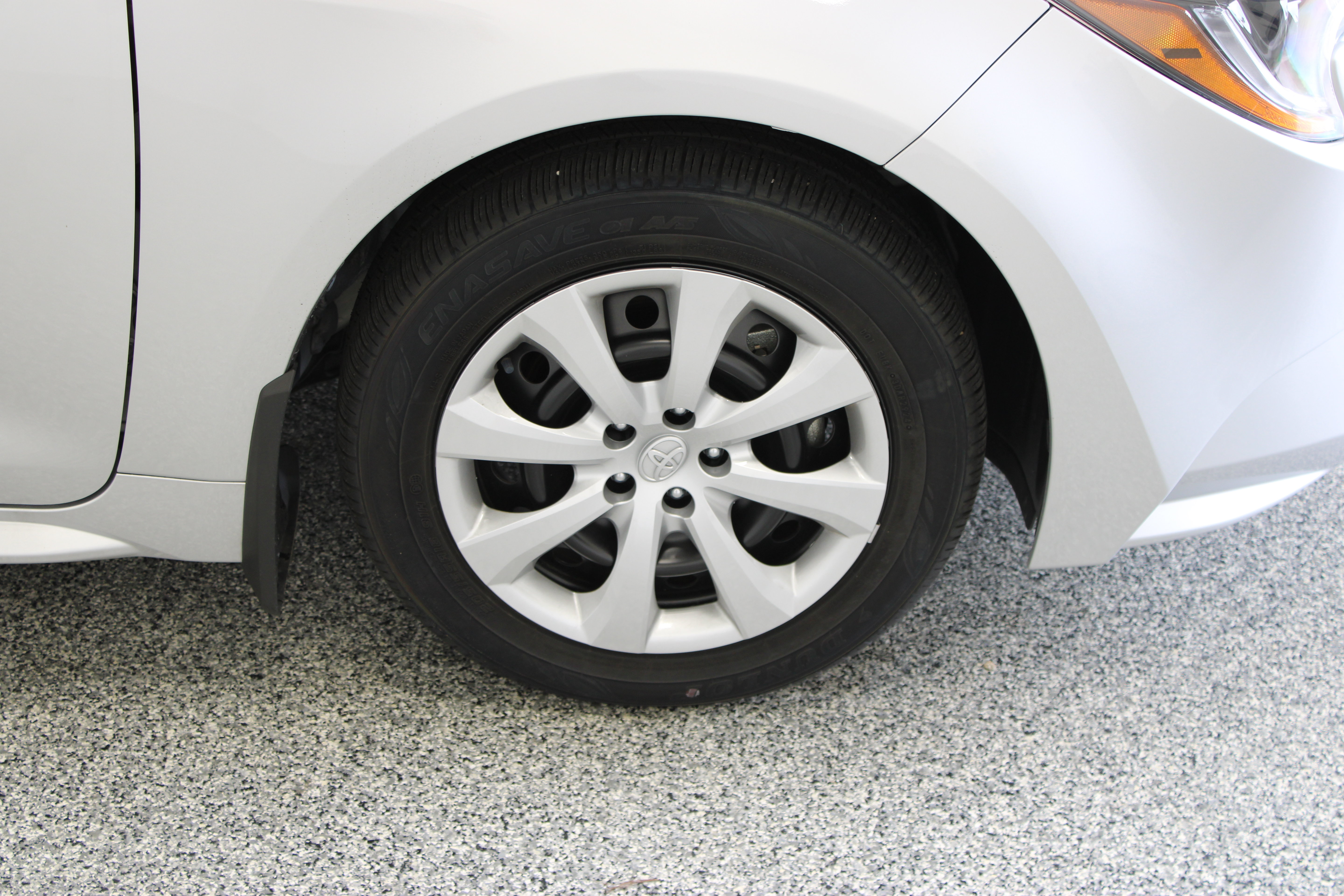 Used 2025 Toyota Corolla LE FWD image 5