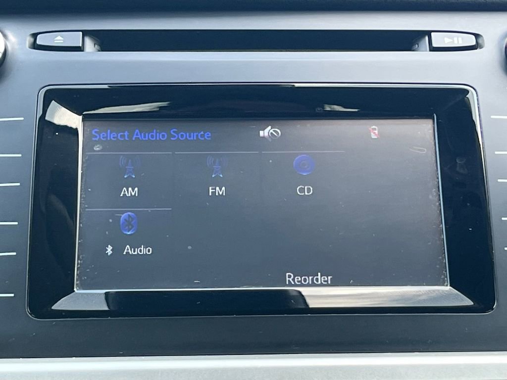 Used 2017 Toyota Highlander LE FWD image 8