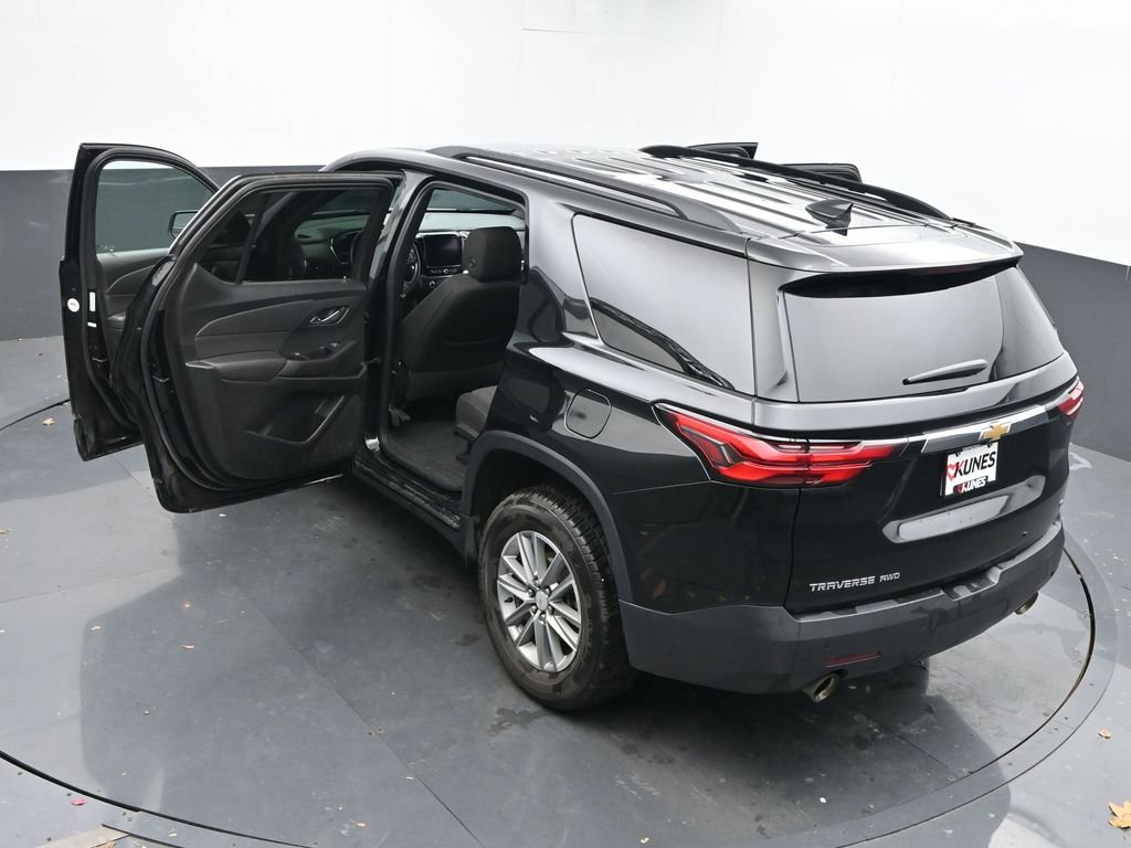 Used 2023 Chevrolet Traverse LT image 61