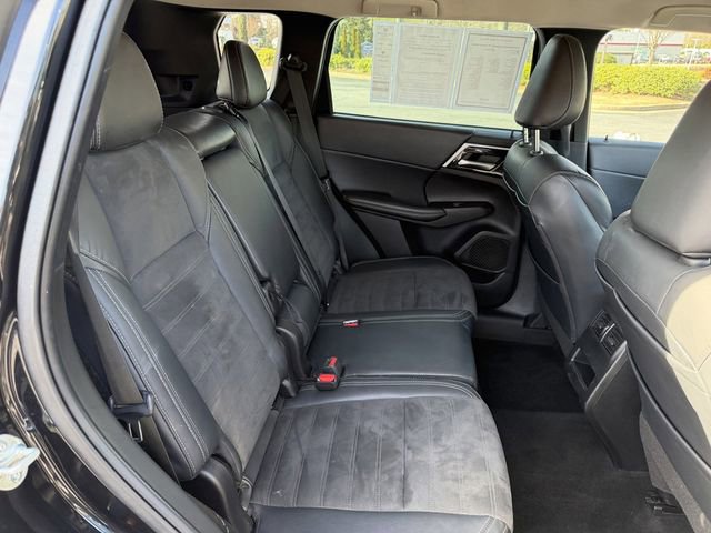 Used 2023 Mitsubishi Outlander SE image 25