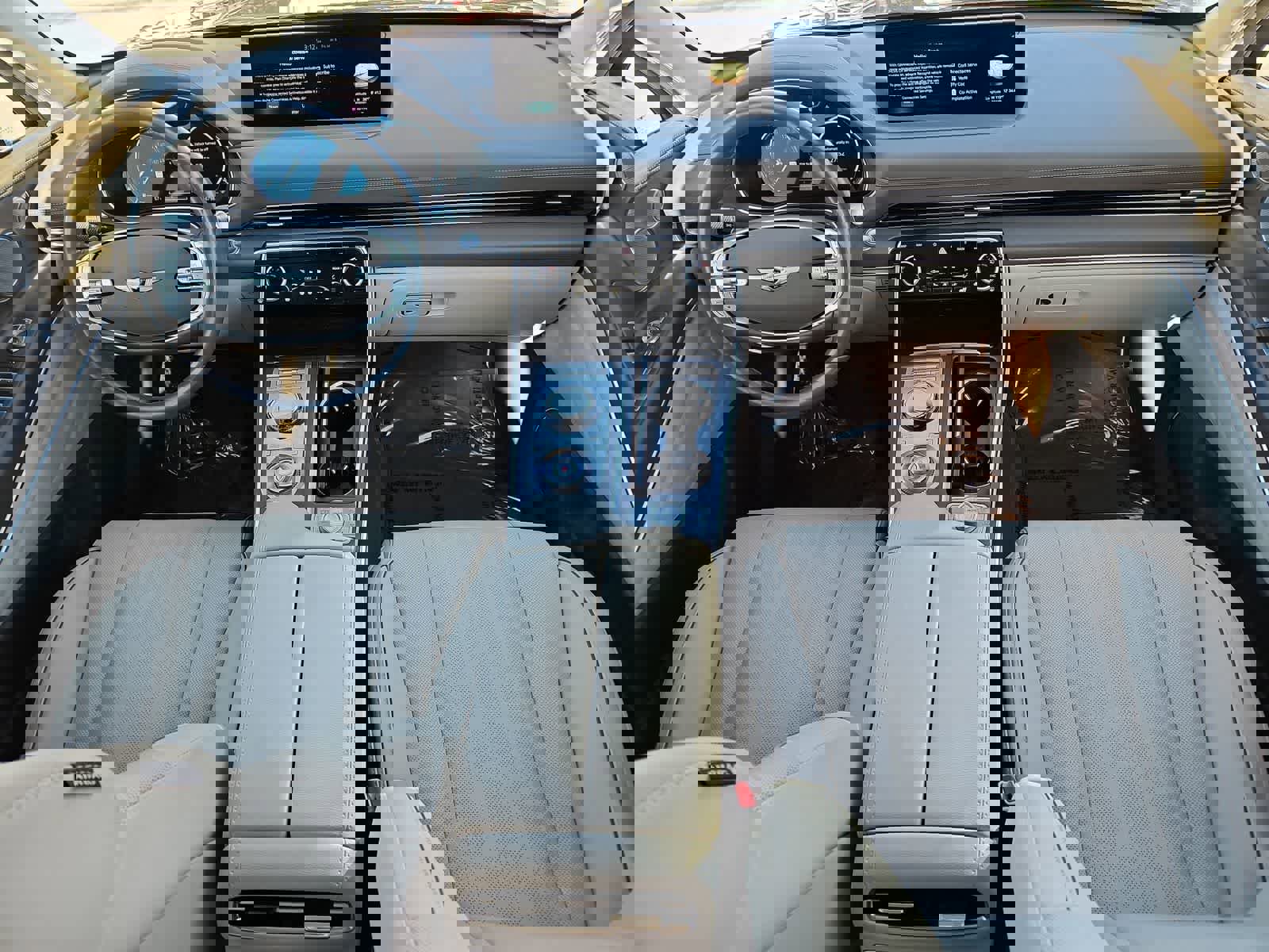 Used 2023 Genesis GV80 2.5T w/ Prestige 20" Package image 16