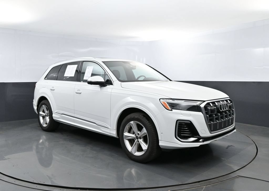 Used 2025 Audi Q7 3.0T Premium w/ Convenience Package AWD/4WD image 3