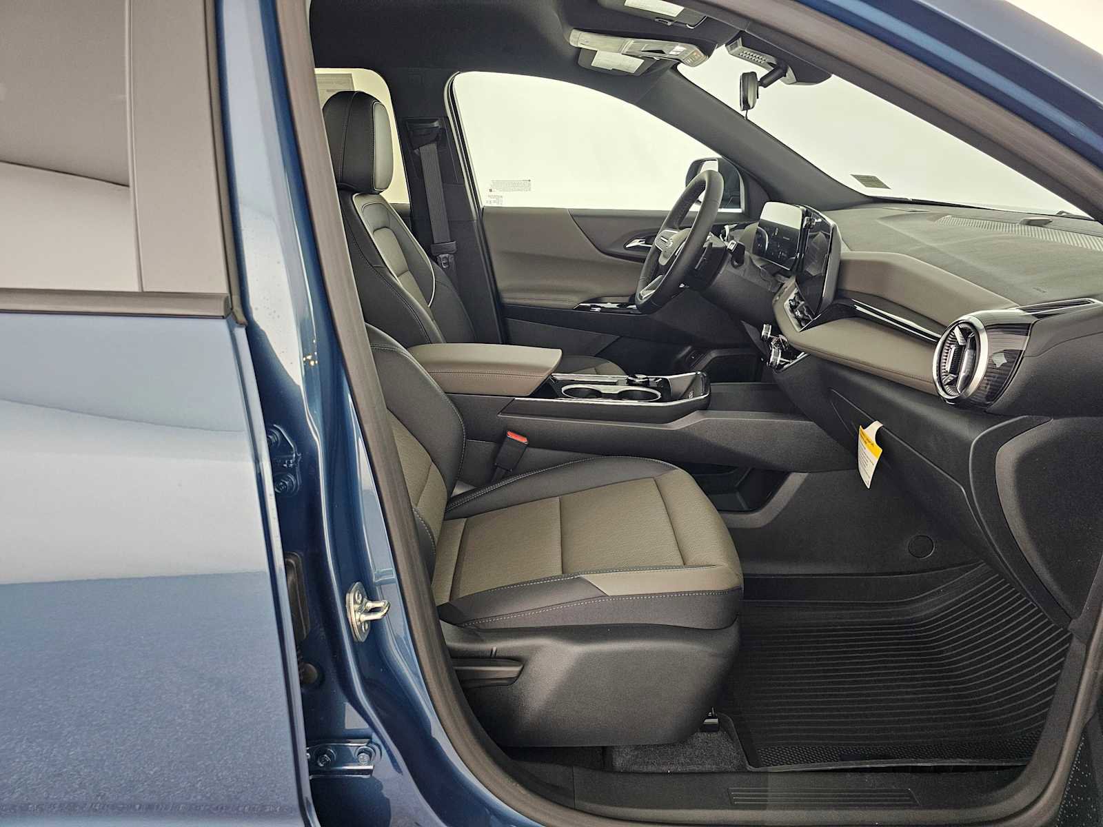New 2026 Chevrolet Equinox LT w/ Convenience Package II FWD image 10