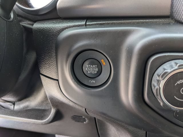 Used 2021 Jeep Gladiator Sport AWD/4WD image 29
