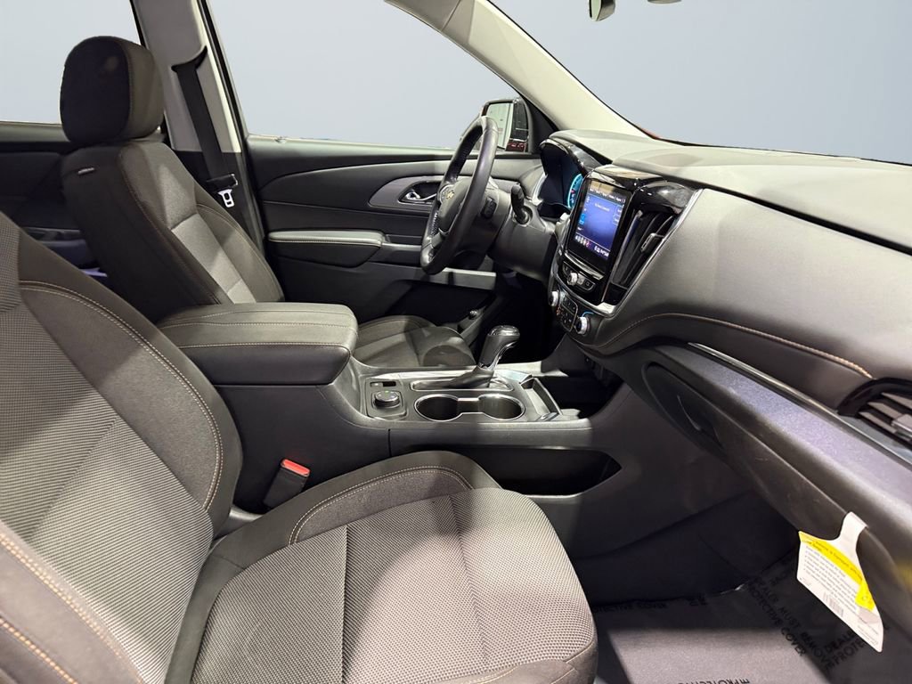 Used 2020 Chevrolet Traverse LT w/ LPO, Blackout Package image 15