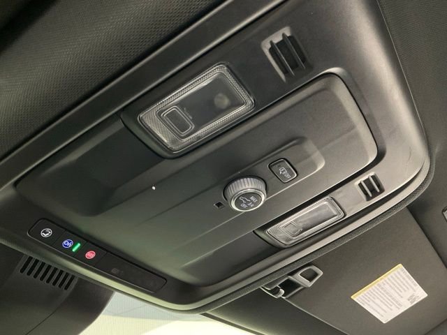 Used 2025 Chevrolet Suburban LT image 26