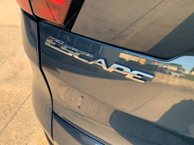 Used 2019 Ford Escape Titanium w/ U9j03 - Titanium Tow Package AWD/4WD image 17
