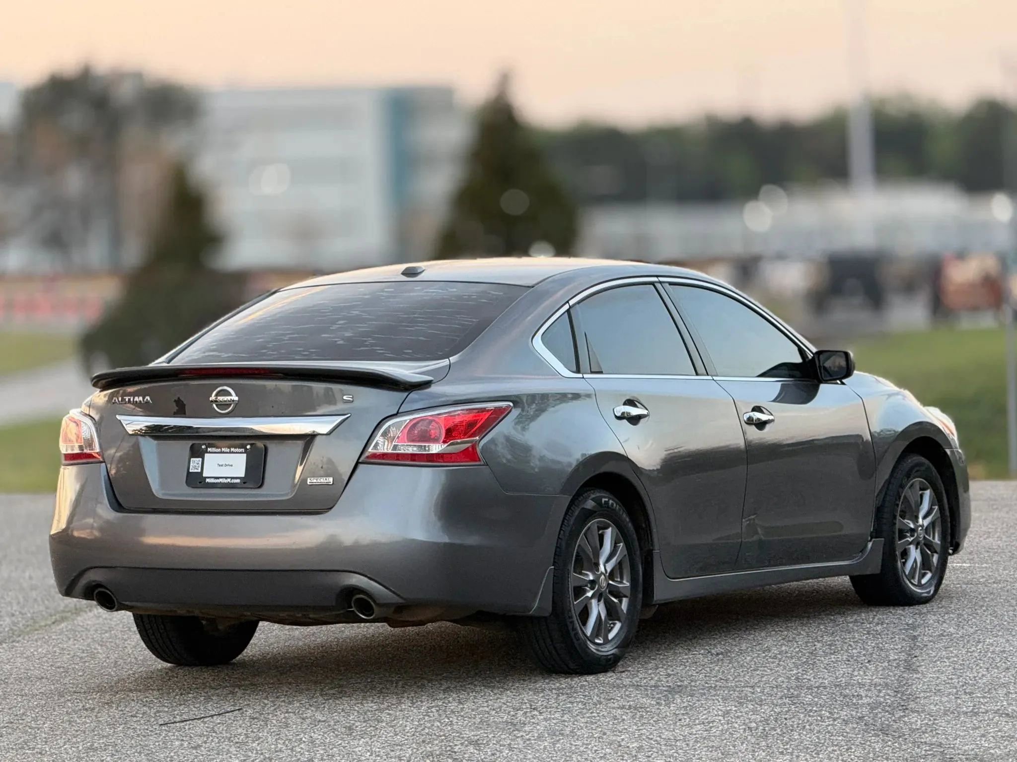 Used 2015 Nissan Altima 2.5 S w/ Special Edition Package FWD image 9