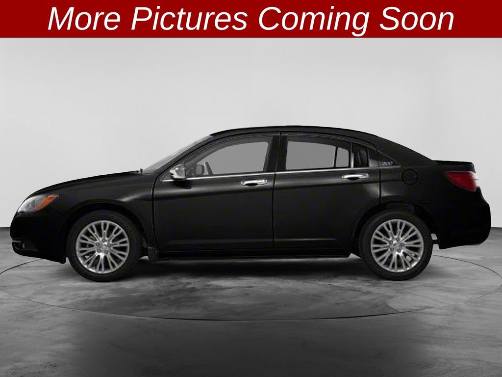 Used 2013 Chrysler 200 Limited FWD image 4