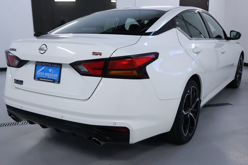 Used 2024 Nissan Altima 2.5 SR FWD image 7