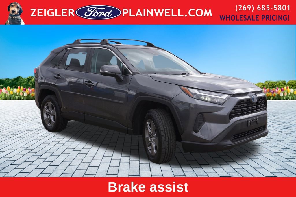 Used 2022 Toyota RAV4 XLE w/ Convenience Package image 7