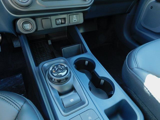 New 2025 Ford Maverick Lariat w/ Black Appearance Package image 27