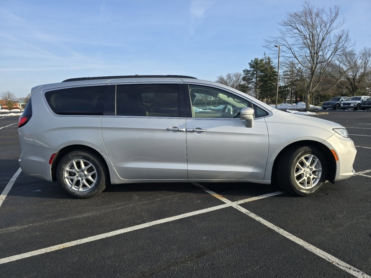 Used 2022 Chrysler Pacifica Touring-L image 17